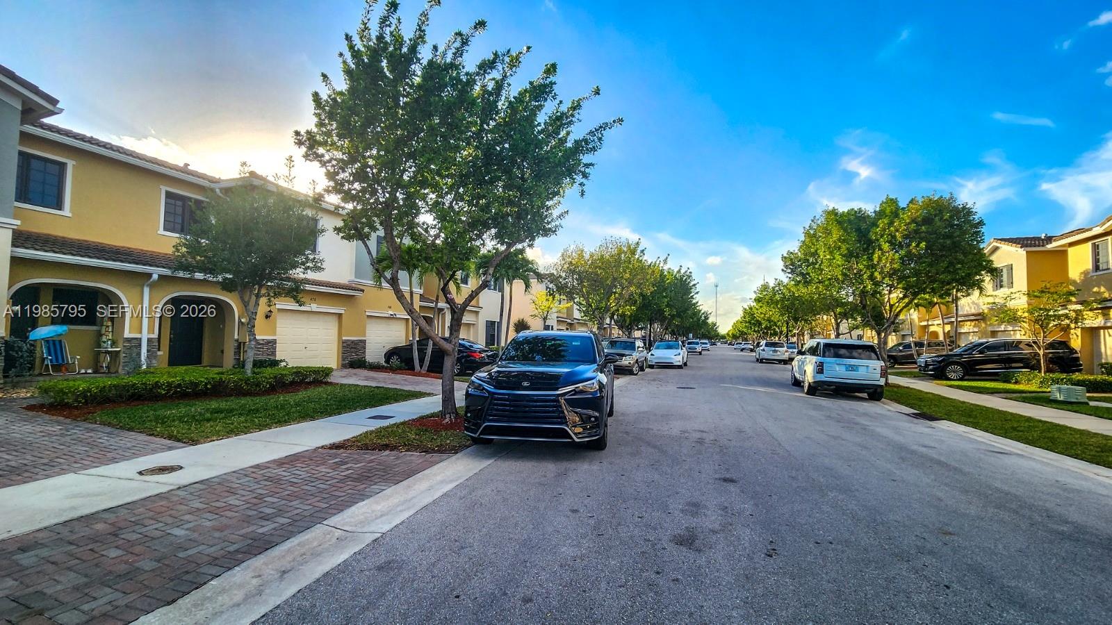 CHAMPION LAKES - Residential Lease