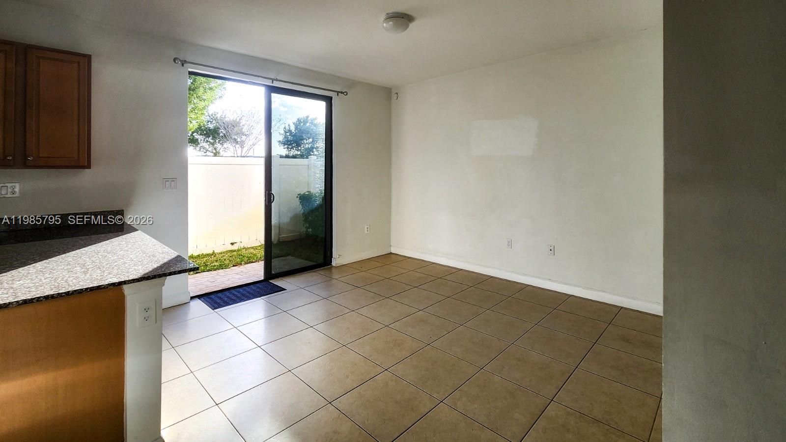 CHAMPION LAKES - Residential Lease