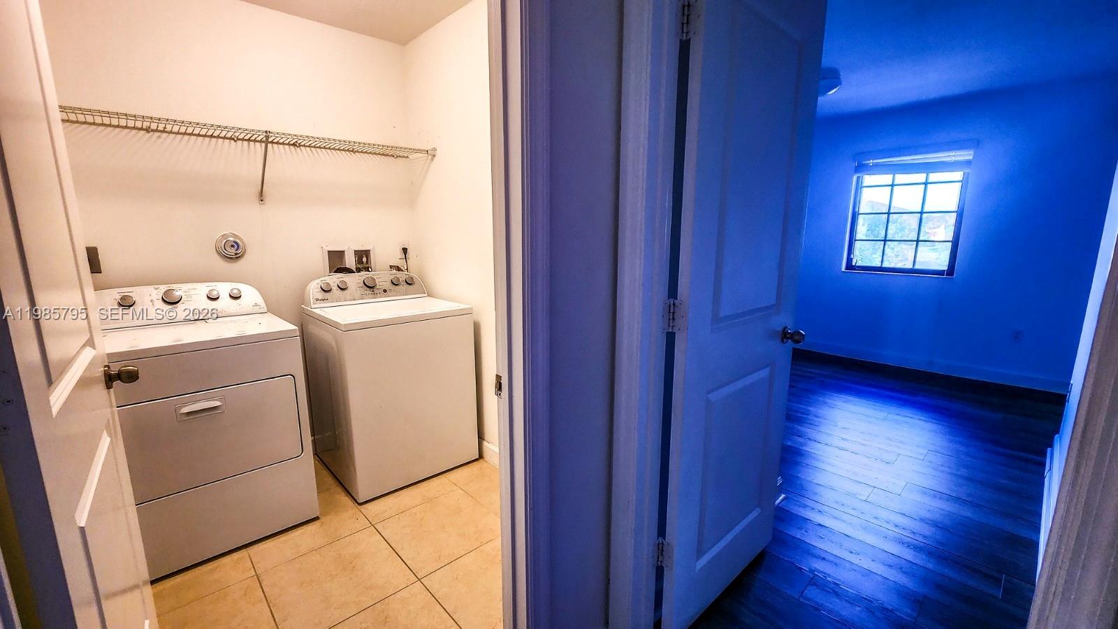 CHAMPION LAKES - Residential Lease