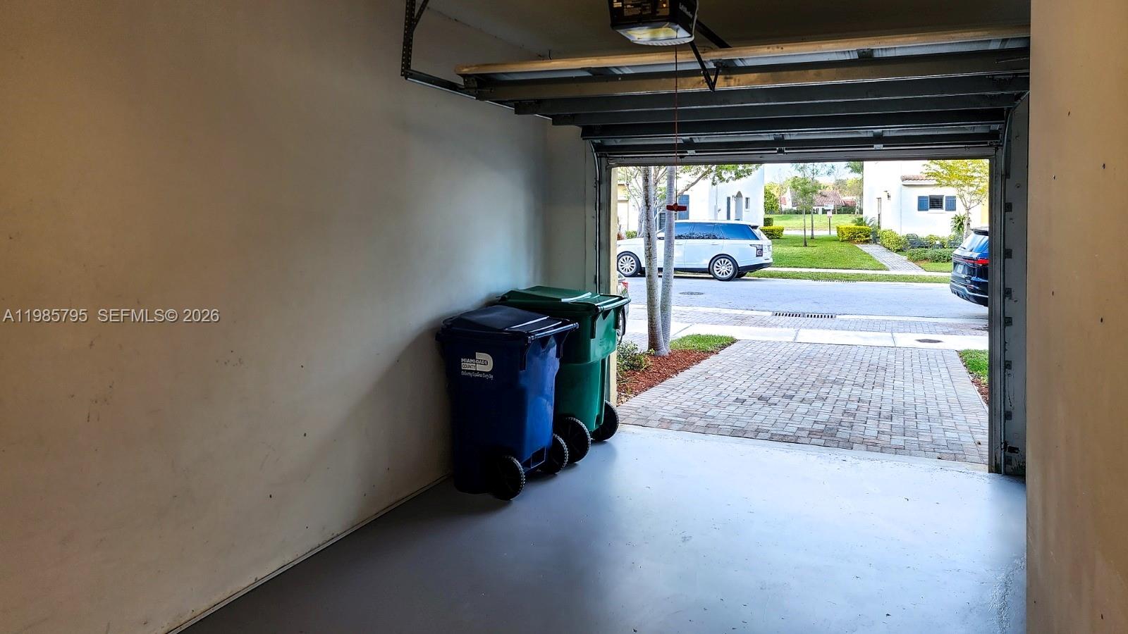 CHAMPION LAKES - Residential Lease