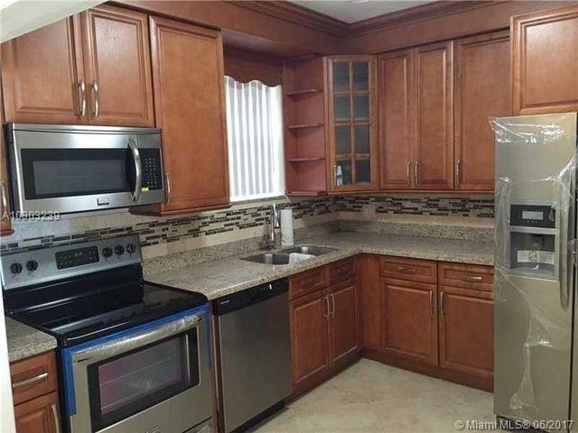 HOLLYWOOD LITTLE RANCHES - Residential Lease