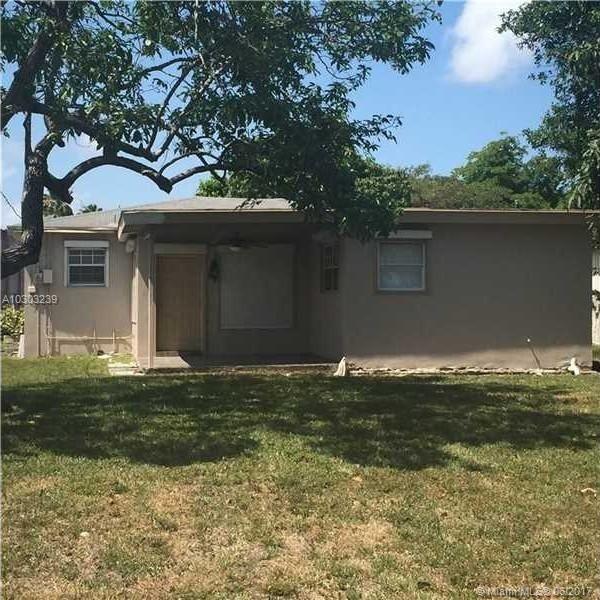 HOLLYWOOD LITTLE RANCHES - Residential Lease