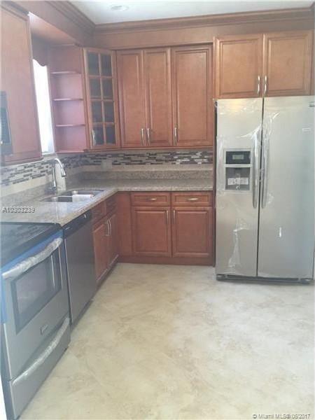 HOLLYWOOD LITTLE RANCHES - Residential Lease