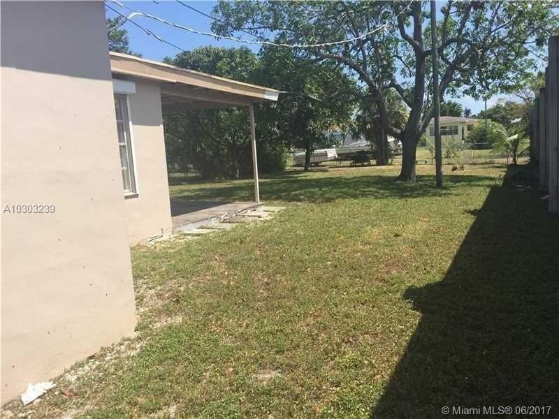 HOLLYWOOD LITTLE RANCHES - Residential Lease