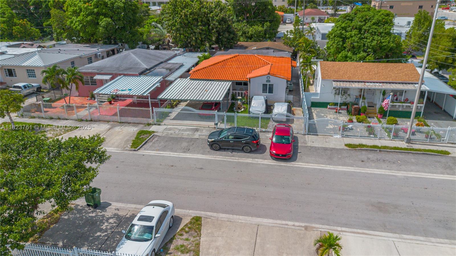 359 E 19th St, Hialeah, Miami-Dade County, Florida - 5 Bedrooms  
5 Bathrooms - 