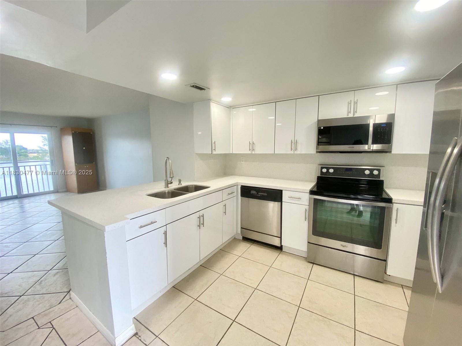 9911 W Okeechobee Rd 1-402