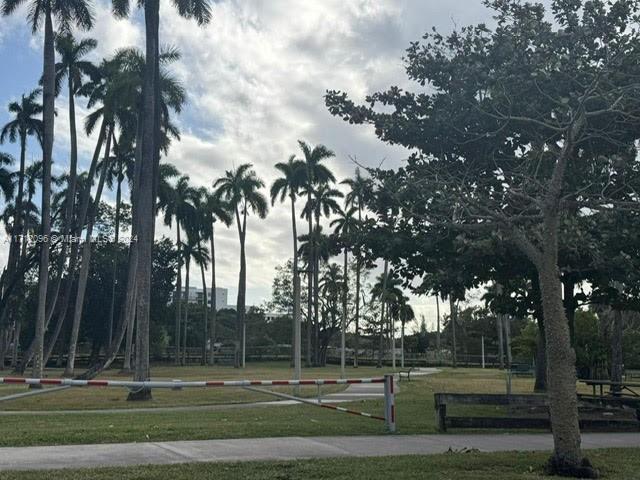 BISCAYNE COURT - Residential