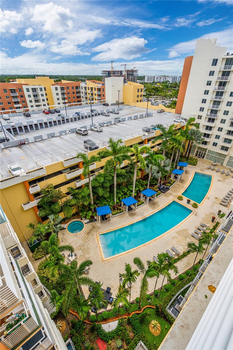 VENTURE AT AVENTURA EAST - Residential