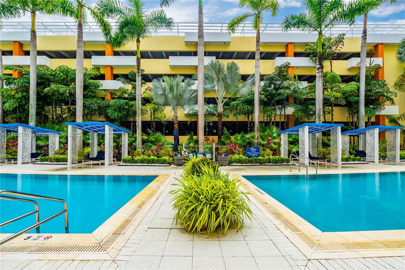 VENTURE AT AVENTURA EAST - Residential