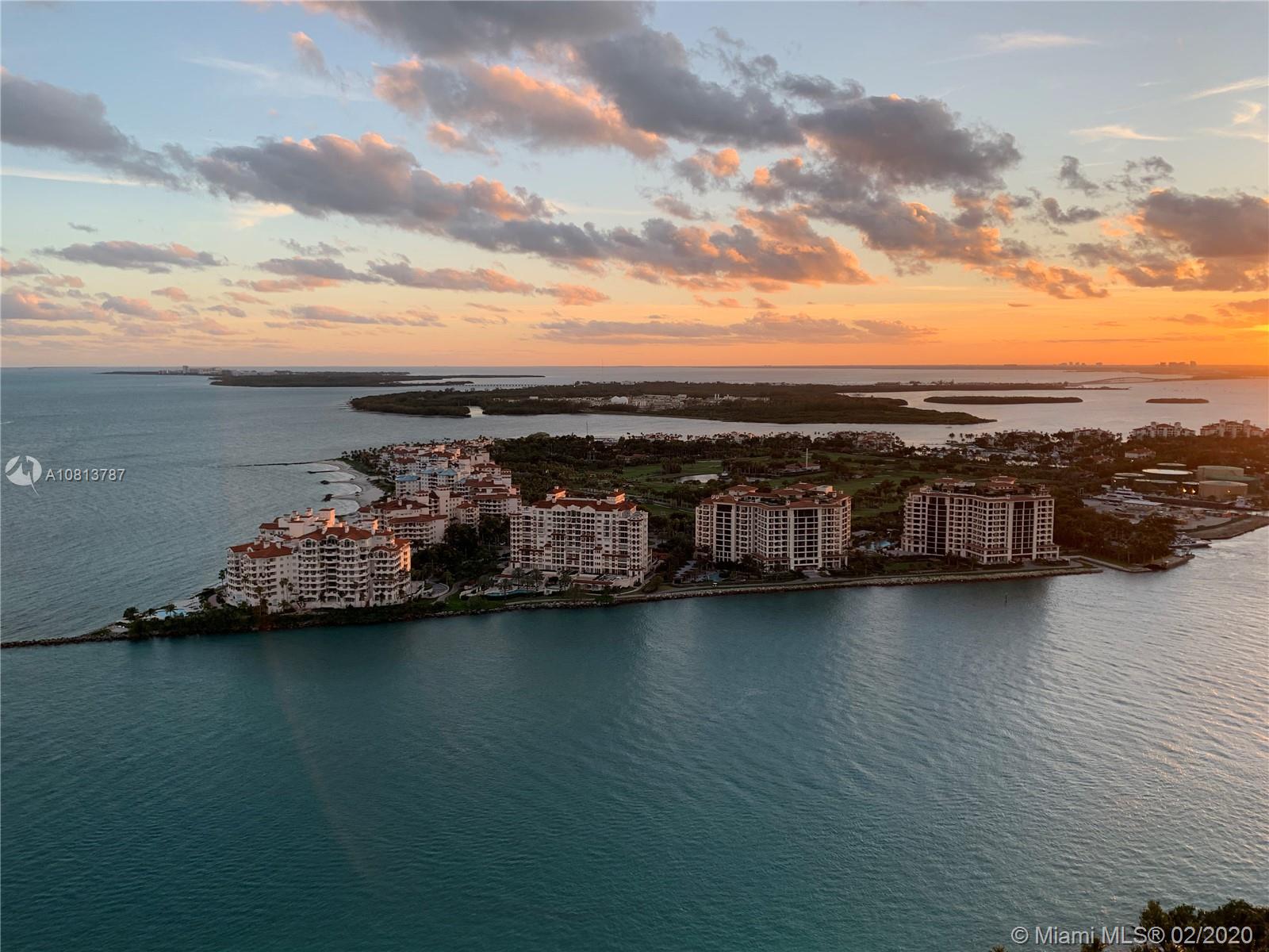 CONTINUUM ON SOUTH BEACH - Residential