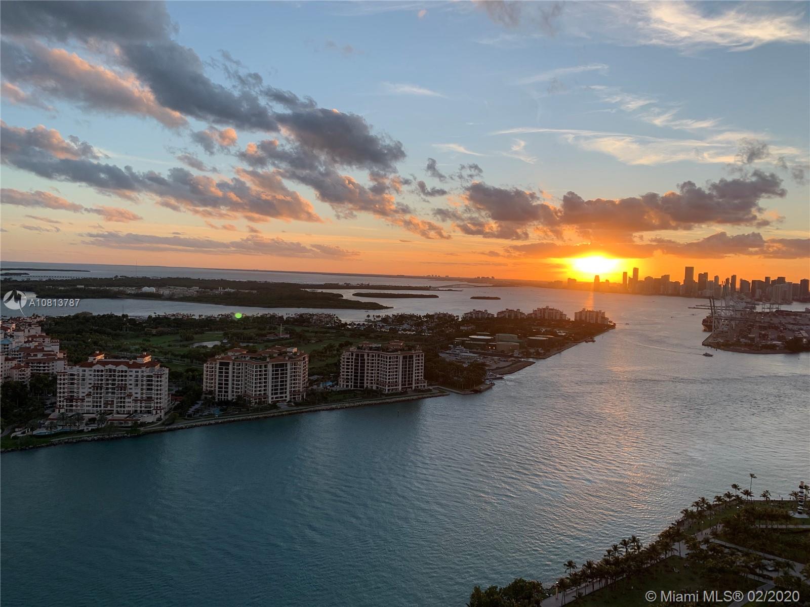 CONTINUUM ON SOUTH BEACH - Residential