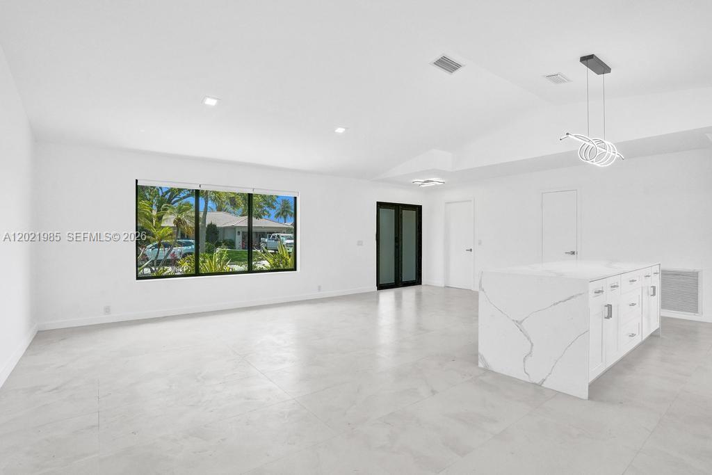 SHADOW WOOD - Residential