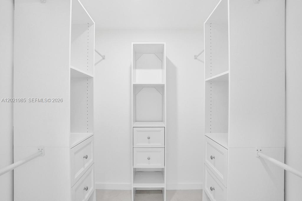 SHADOW WOOD - Residential