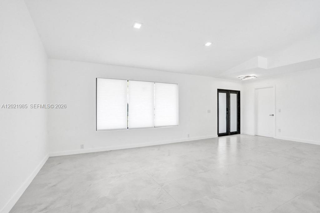 SHADOW WOOD - Residential