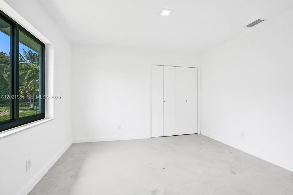 SHADOW WOOD - Residential