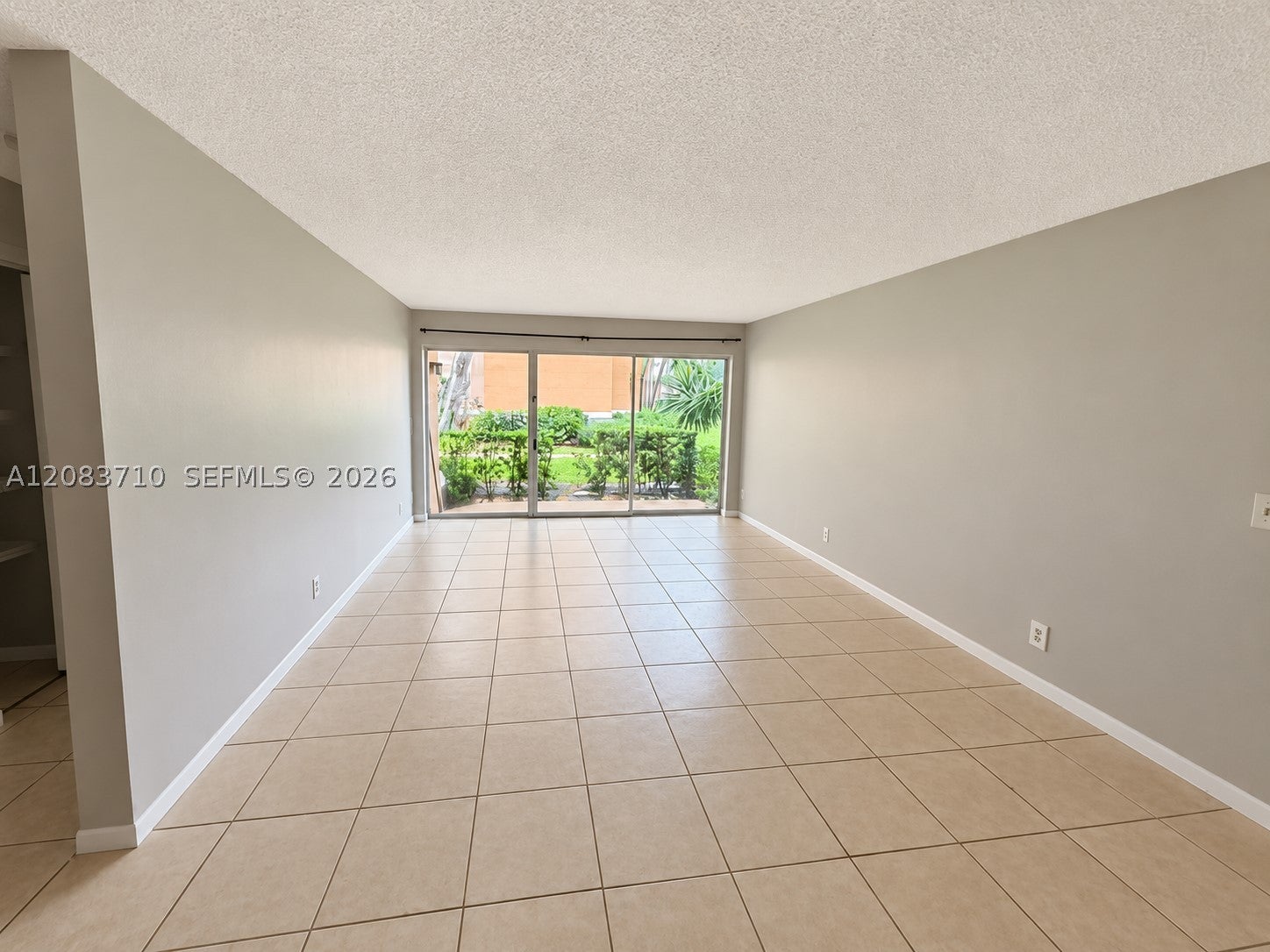 8821 Wiles Rd