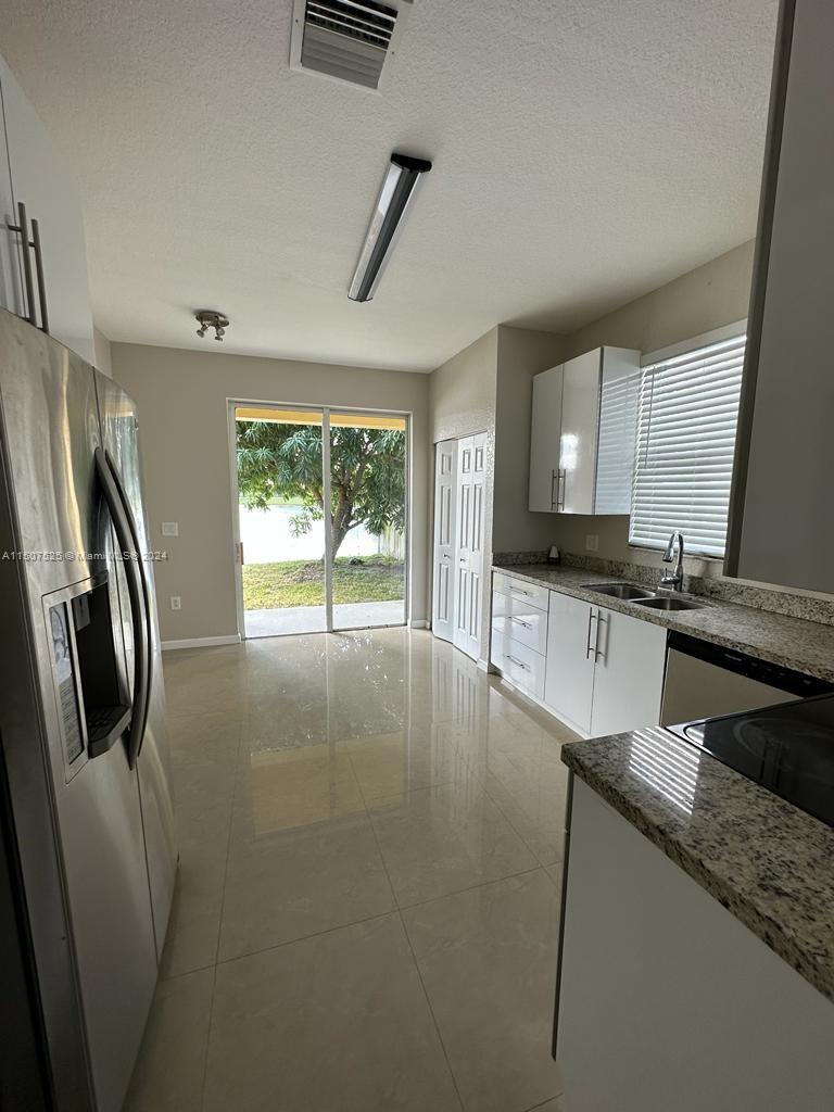 PORTOFINO BAY - Residential Lease
