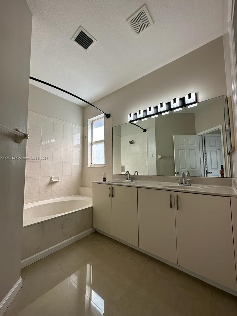 PORTOFINO BAY - Residential Lease