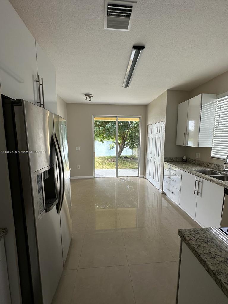 PORTOFINO BAY - Residential Lease