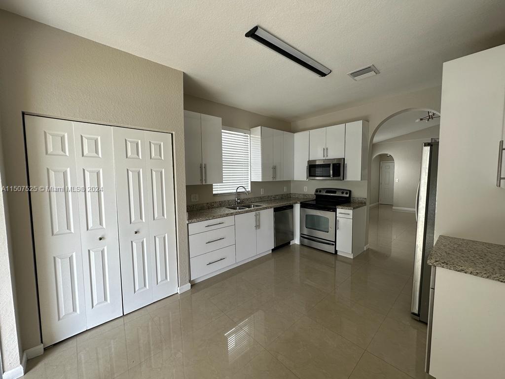 PORTOFINO BAY - Residential Lease