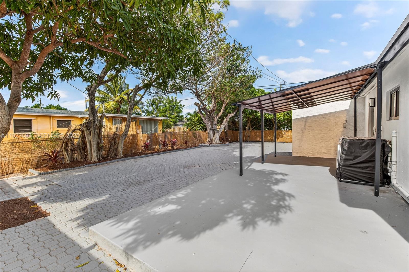 COLLIER MANOR 2ND ADD - Residential Lease