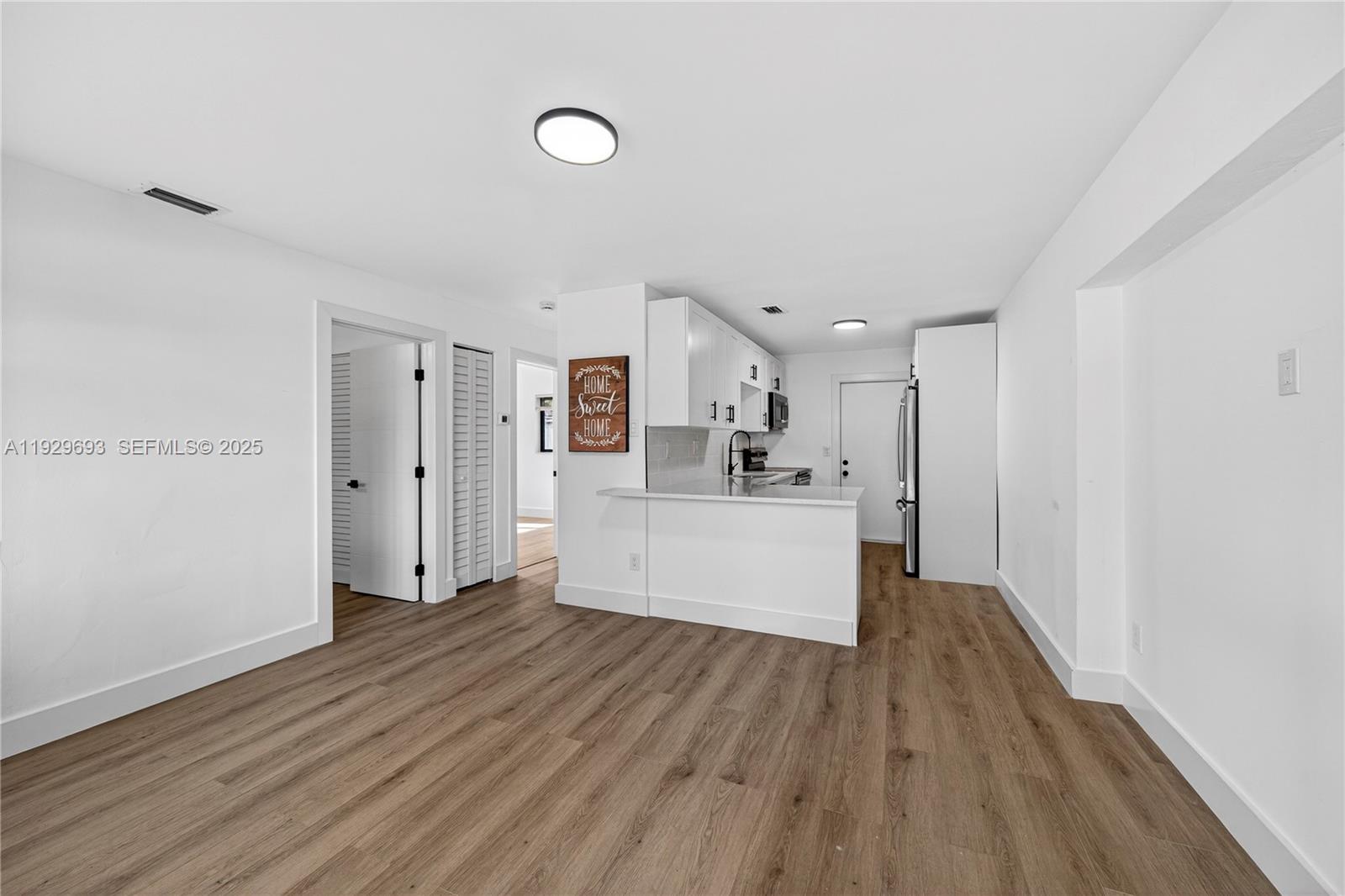 COLLIER MANOR 2ND ADD - Residential Lease