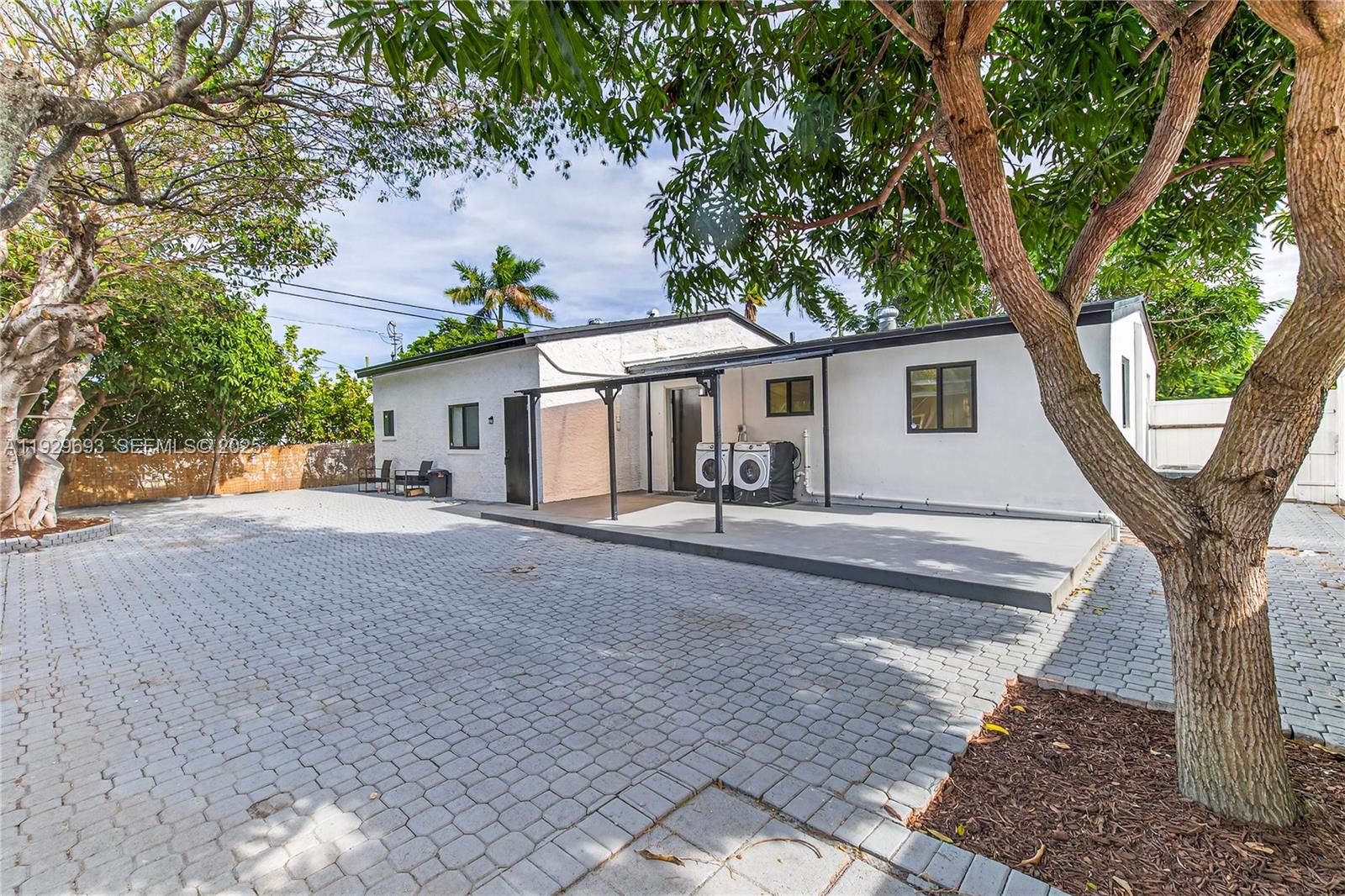 COLLIER MANOR 2ND ADD - Residential Lease