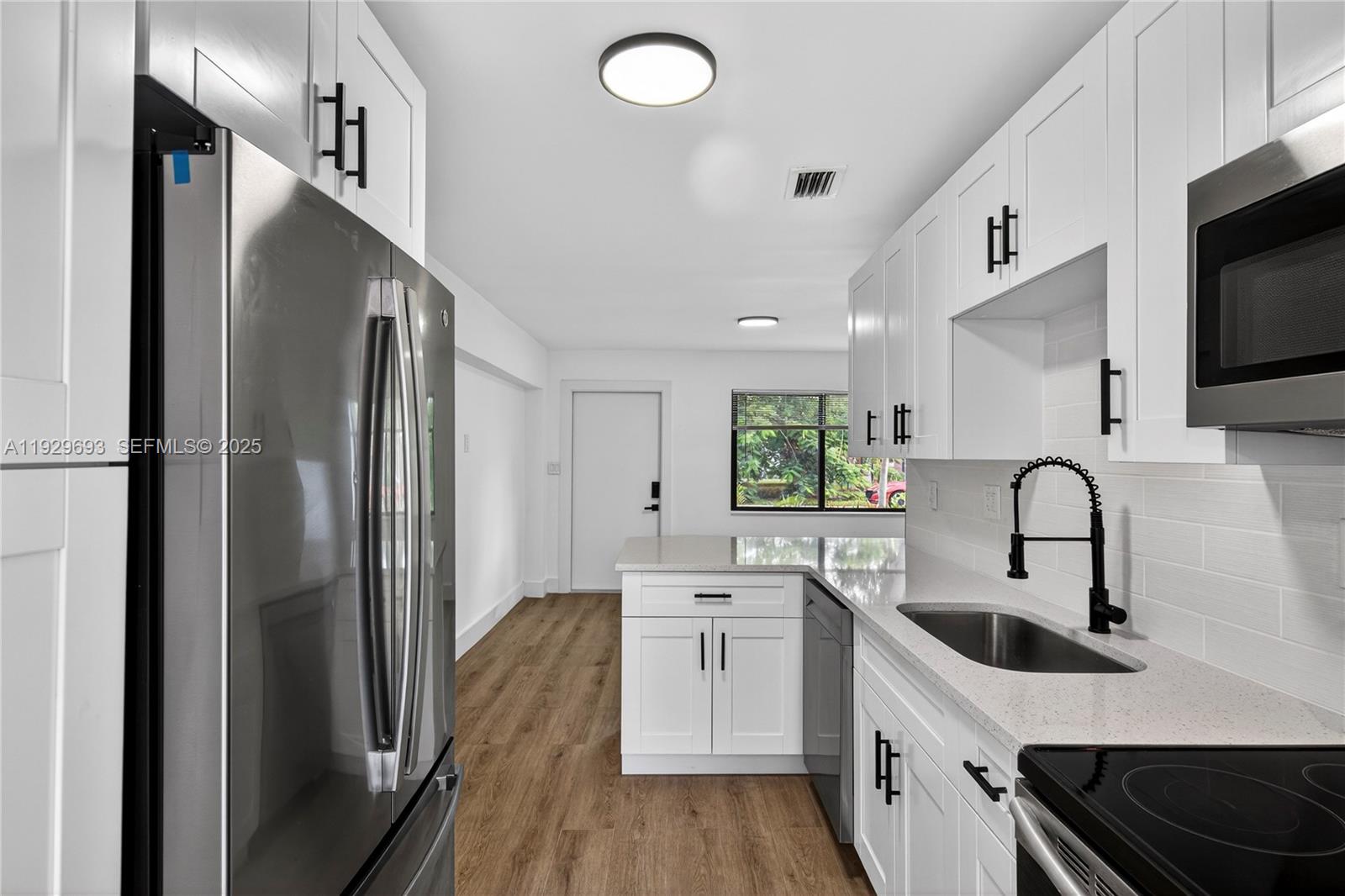 COLLIER MANOR 2ND ADD - Residential Lease