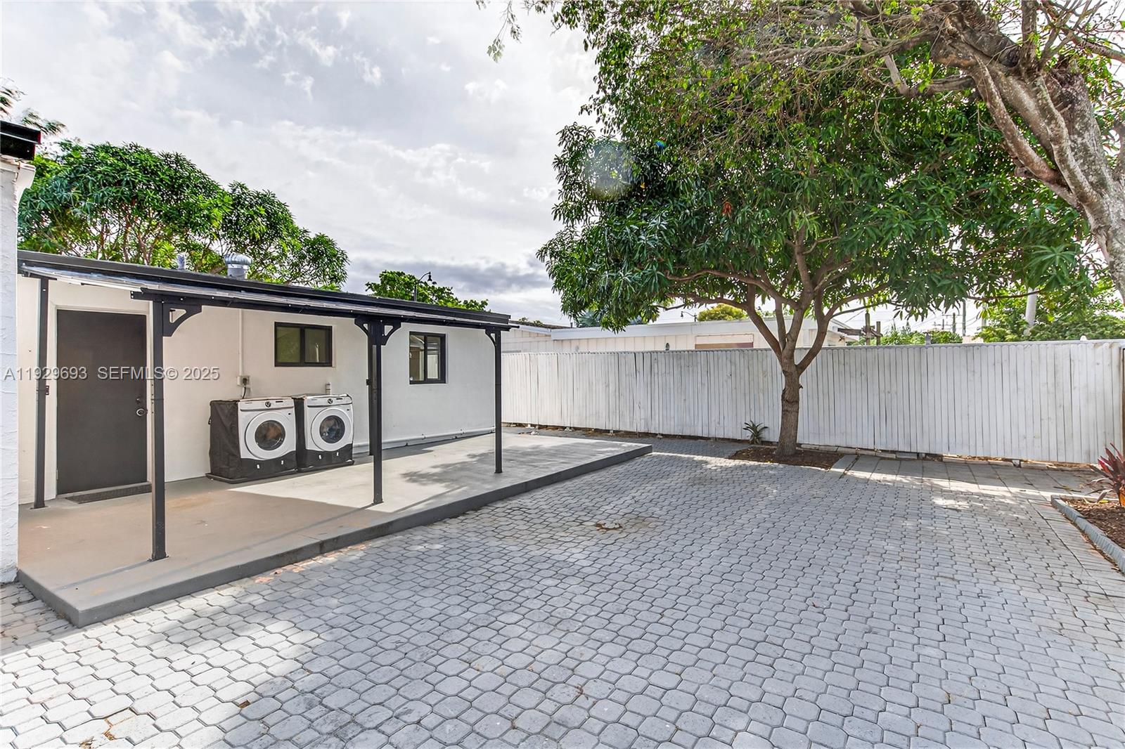 COLLIER MANOR 2ND ADD - Residential Lease