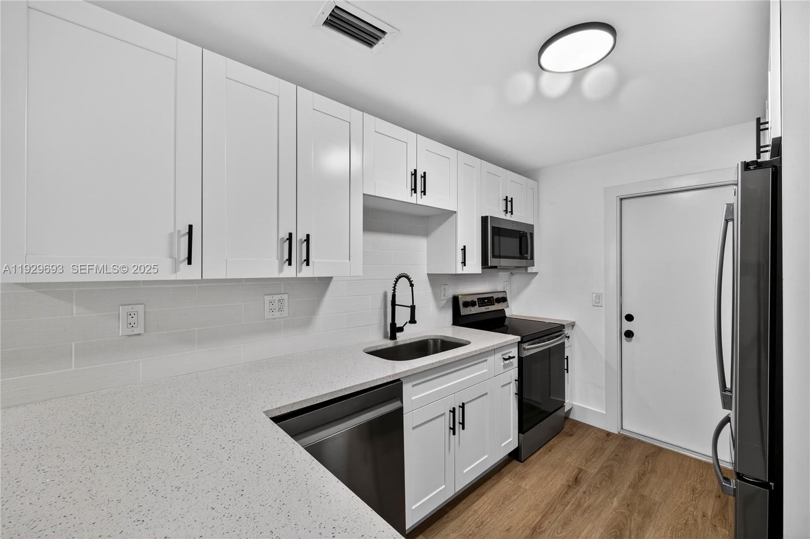 COLLIER MANOR 2ND ADD - Residential Lease