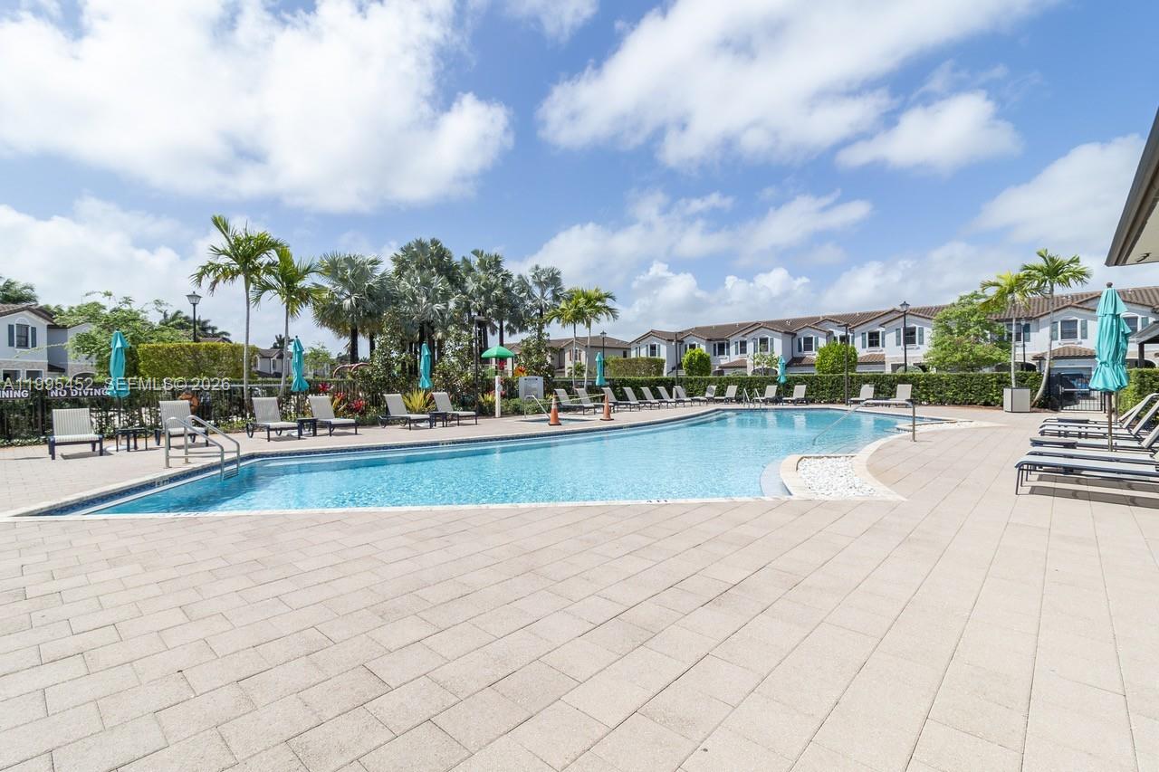 COCO PALM VILLAS - Residential