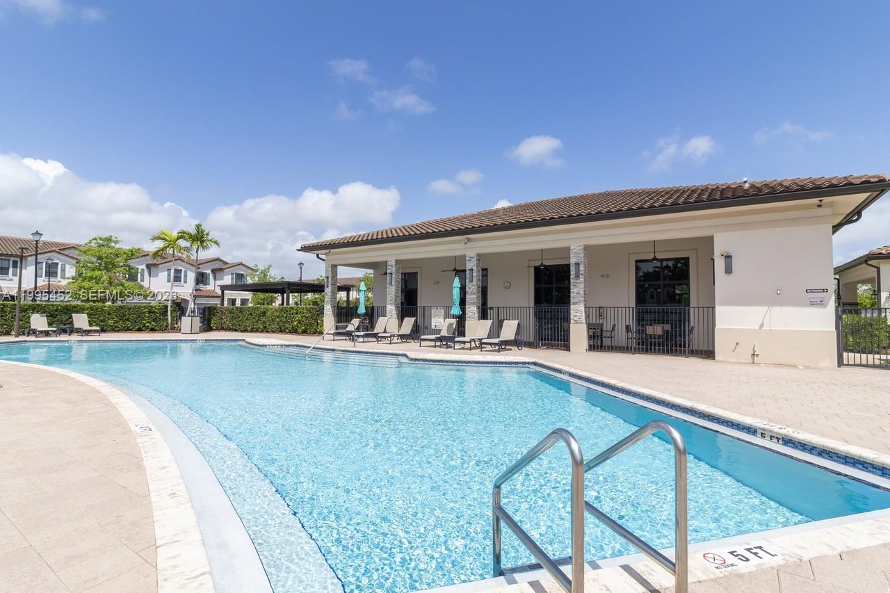 COCO PALM VILLAS - Residential