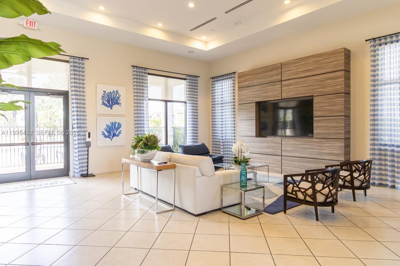 COCO PALM VILLAS - Residential