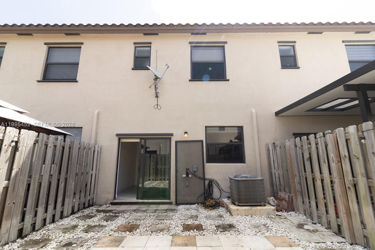 COCO PALM VILLAS - Residential