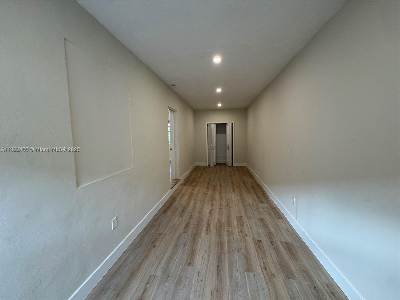 HOLLYWOOD - Residential Lease