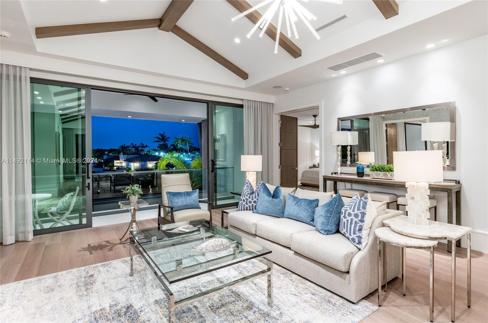 ROYAL PALM YACHT & COUNTRY - Residential