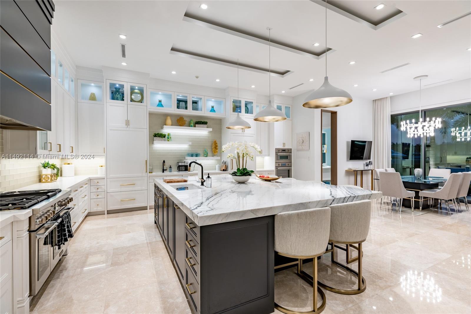 ROYAL PALM YACHT & COUNTRY - Residential