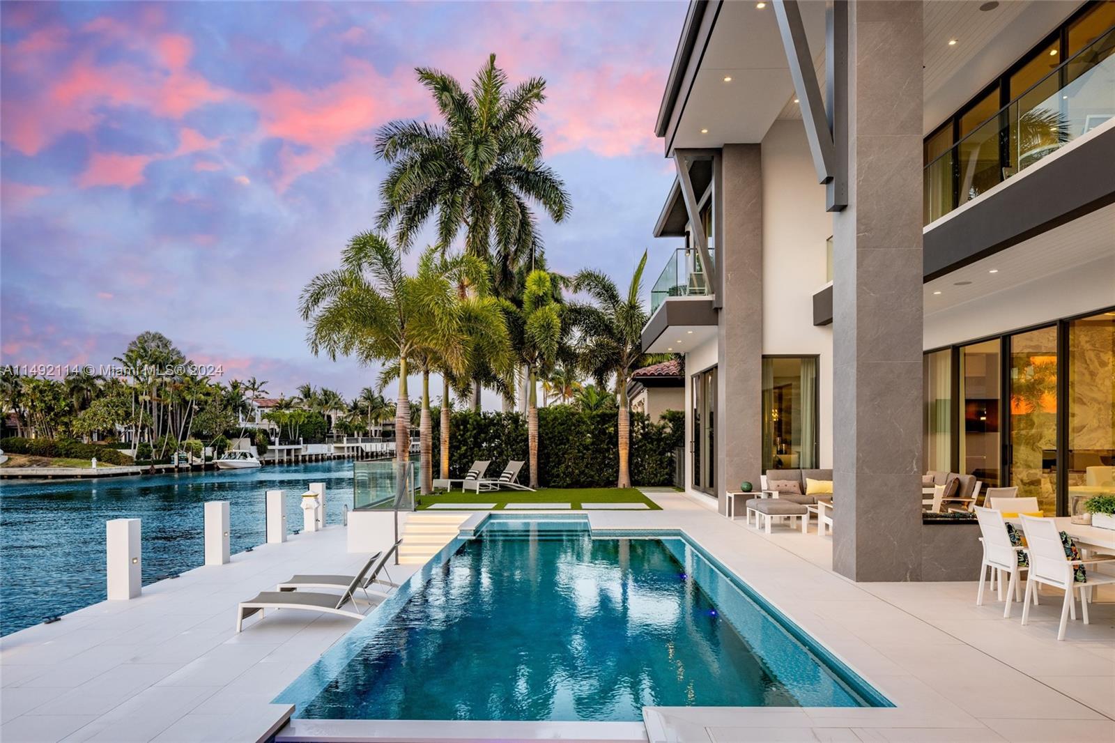 ROYAL PALM YACHT & COUNTRY - Residential