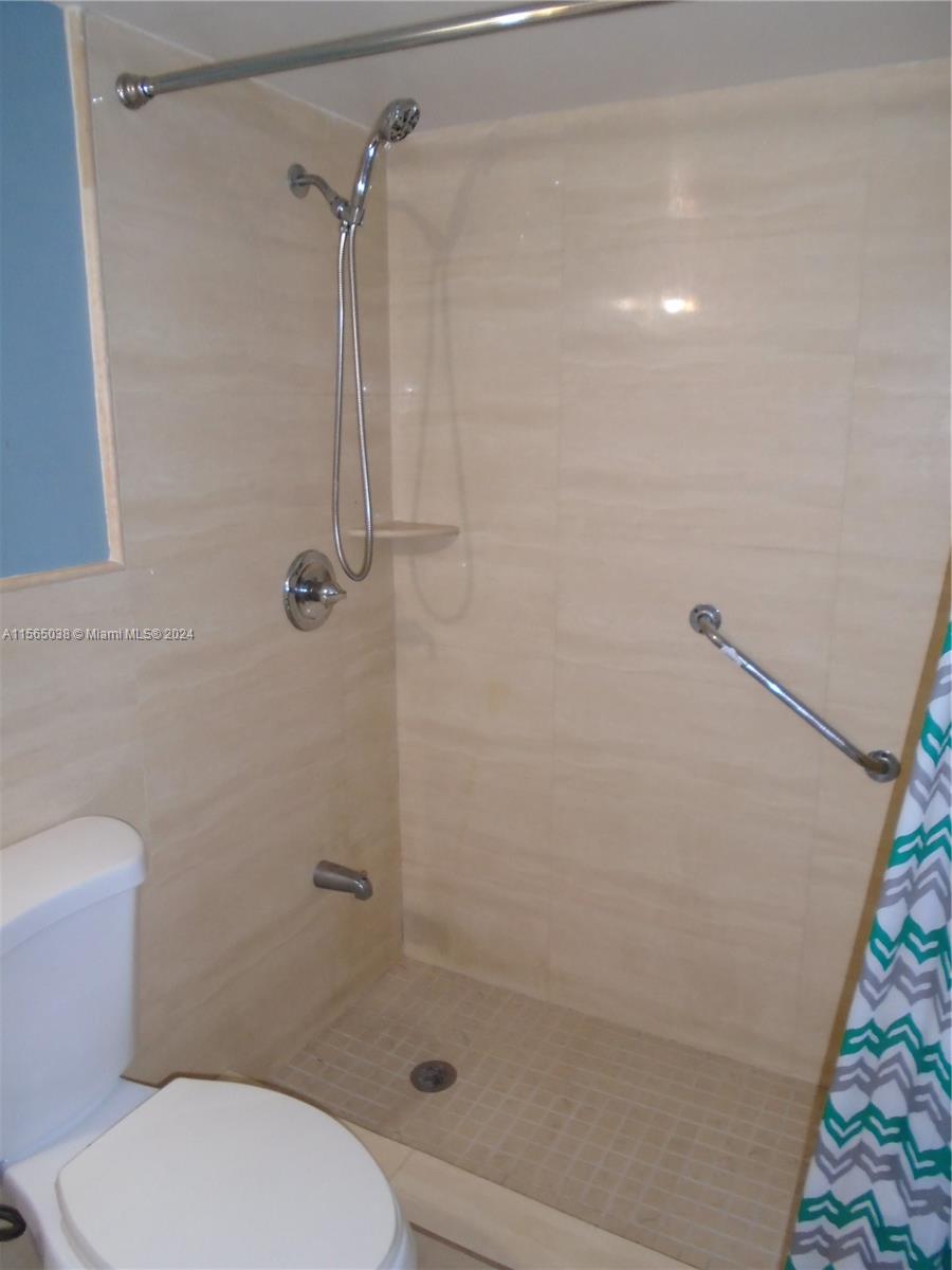 FLORIDIAN ARMS CONDO - Residential