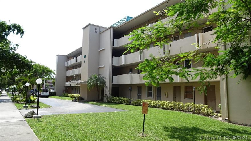 FULLY RENOVATED 1/1 New Kitchen Cabinets. New Stainless-Steel Appliances. Open Kitchen with big Granite Counter Top & Back Splash. Porcelain floors throughout. Freshly Painted. Lots of Closets. Master Bathroom with Glass shower Door. Big Master Bedroom HURRICANE PROOF WINDOWS. Screened balcony. Plenty of natural light. New Washer & Dryer in Unit. Great neighborhood close to Shopping Center, Aventura Mall, FIU University & easy access to I95. Rolling Green Complex has Community Pool, Elevator, Conference Room & GYM.