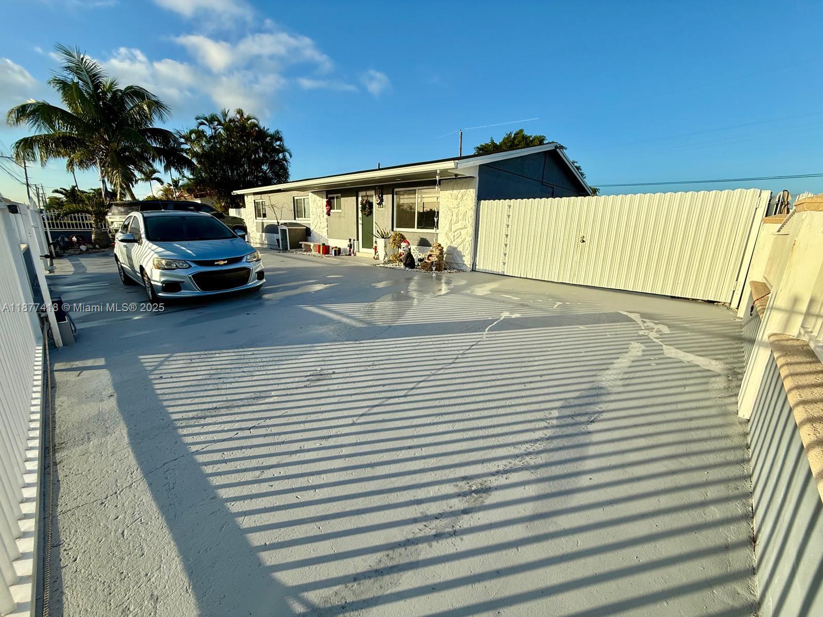 View photos, virtual tours, details... 6202 SW 107th Ave