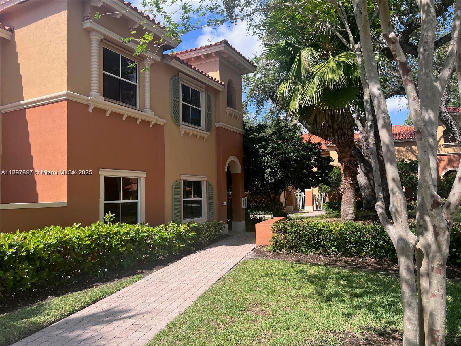 VILLAS AT HARBOR ISLES CO - Residential Lease