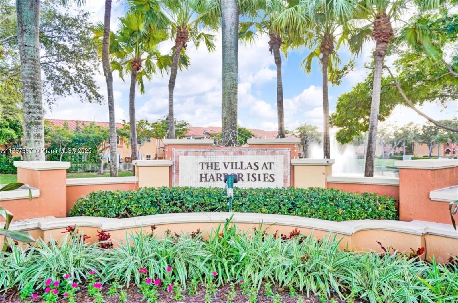 VILLAS AT HARBOR ISLES CO - Residential Lease
