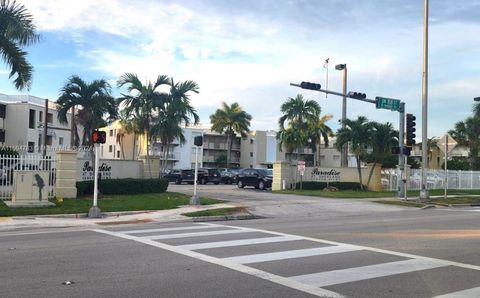 Condominium in Miami FL 7701 Kendall Dr.jpg