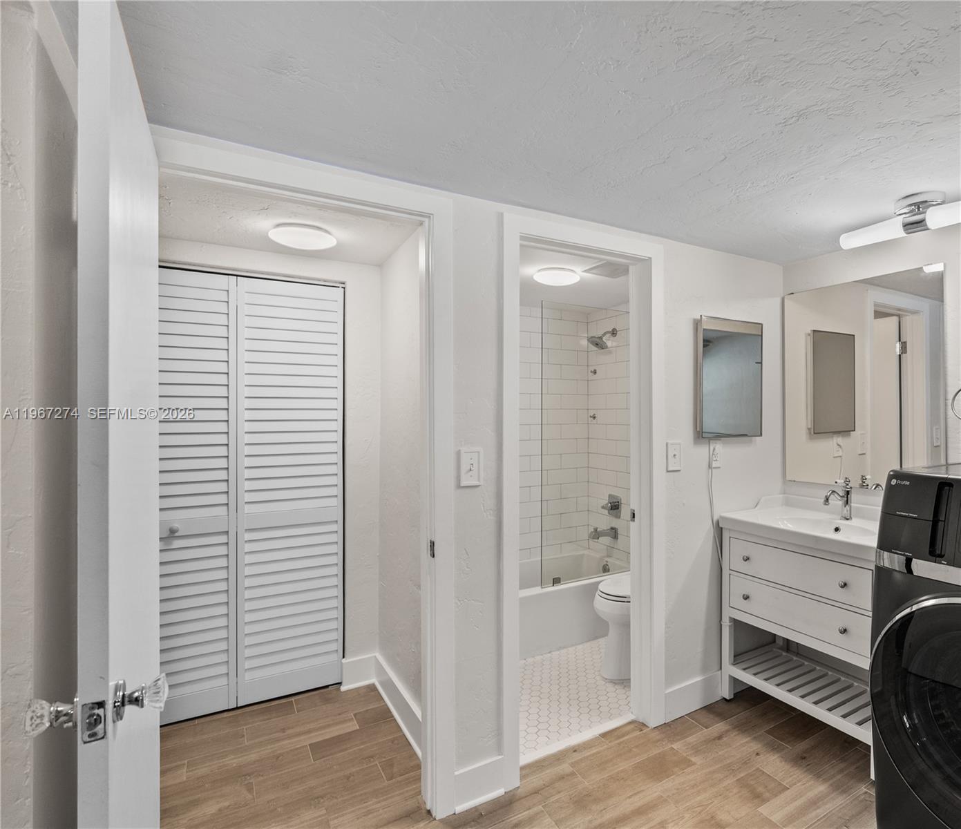 VILLA CAPRI CONDO - Residential