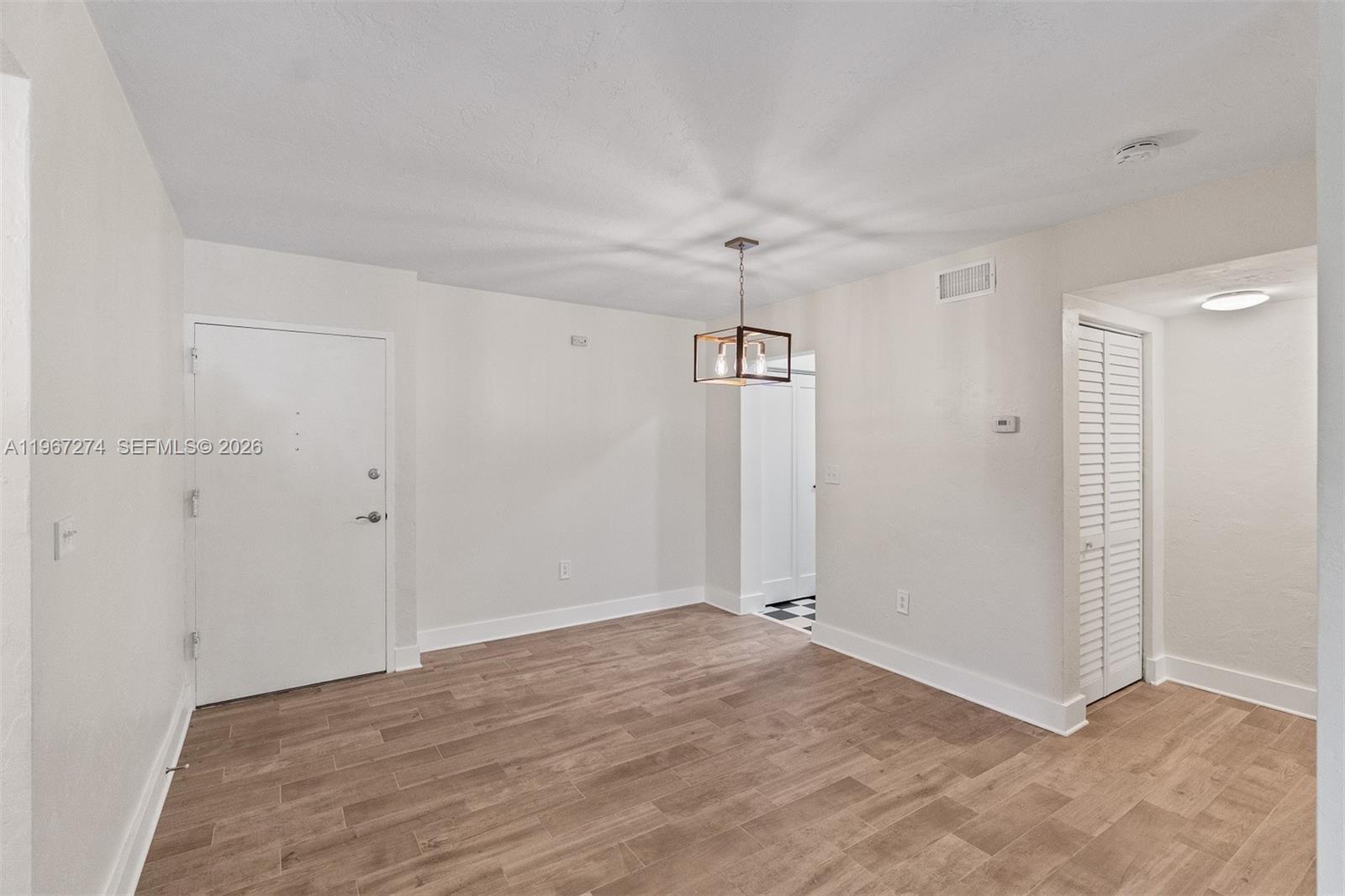 1205 Mariposa Ave 433