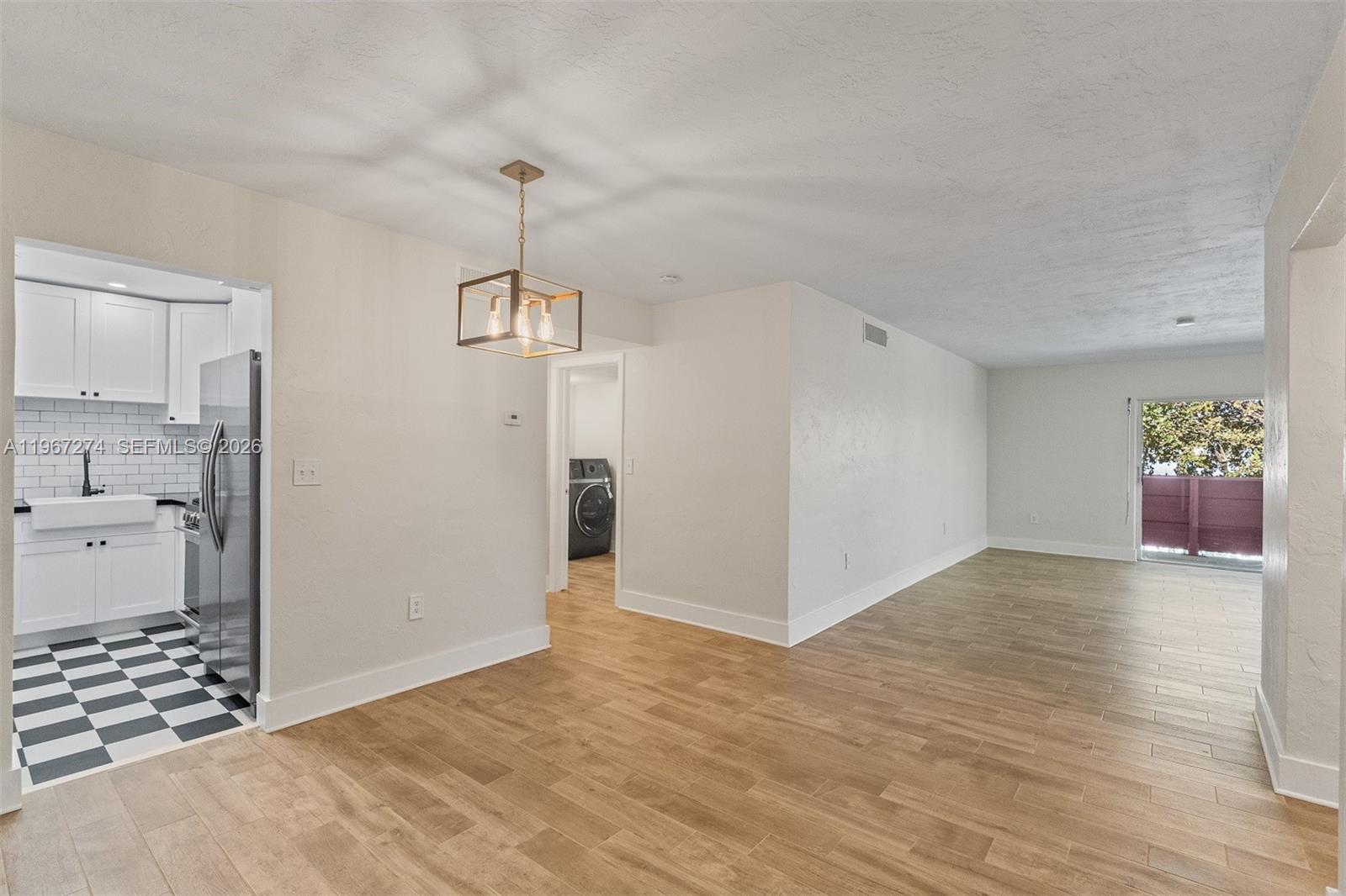 1205 Mariposa Ave 433