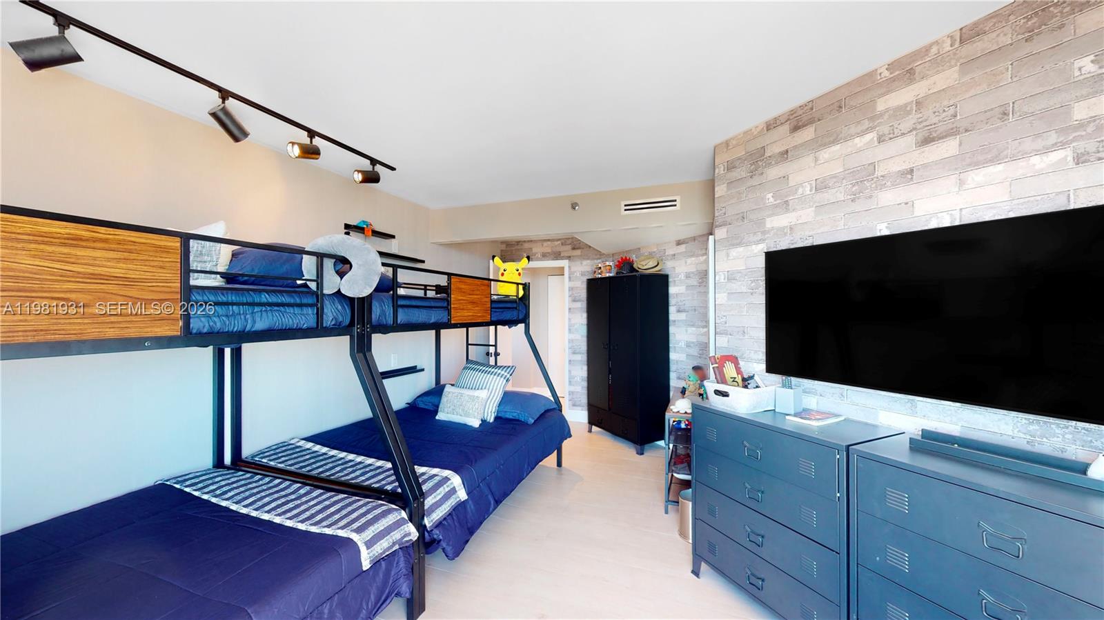 1000 ISL BLVD WILLIAMS IS - Residential Lease