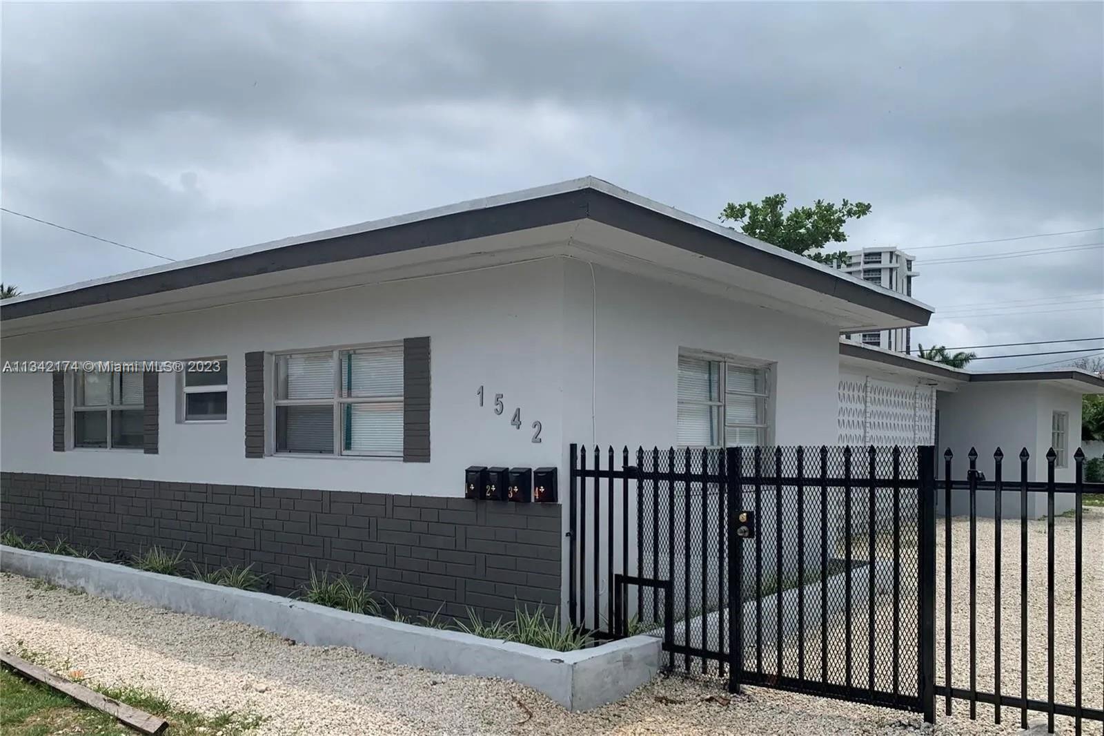 Ready to move in, studio is centrally located to all the happening areas A Miami has to offer. This Multifamily have 4 units Wynnwood /Design District are 10 minutes, South Beach about 15 minutes. This Studio has a mini split, stove and refrigerator. One Parking Space. Great restaurant and shops.