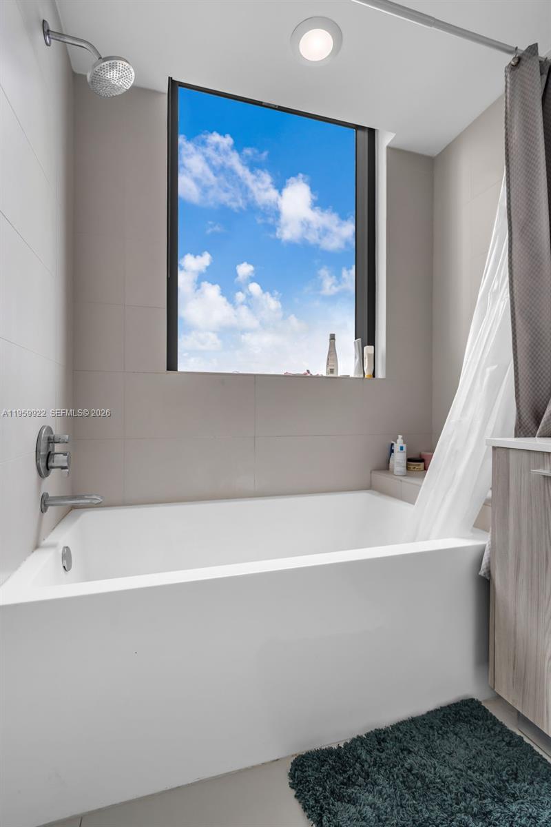 PARAISO BAYVIEWS CONDO - Residential Lease